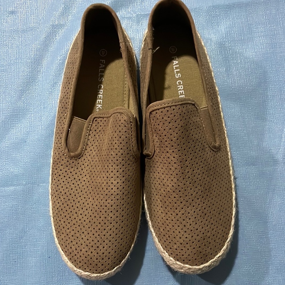 Casual slips ons. Looks great with jeans
